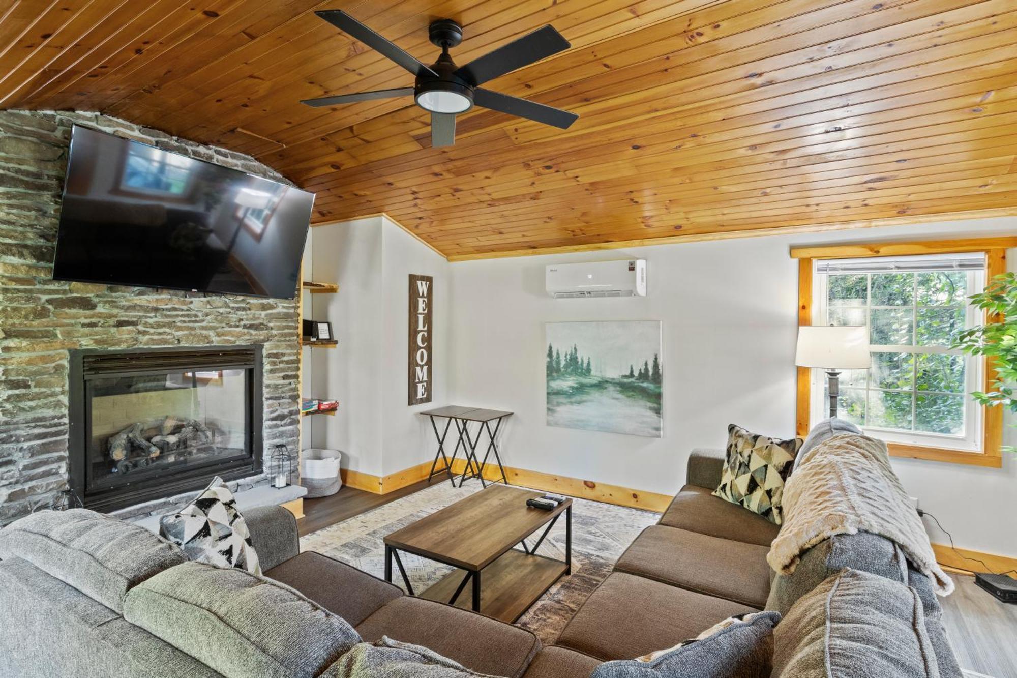 Cozy Home W/ King Bed & Lake Access Canandaigua Eksteriør bilde