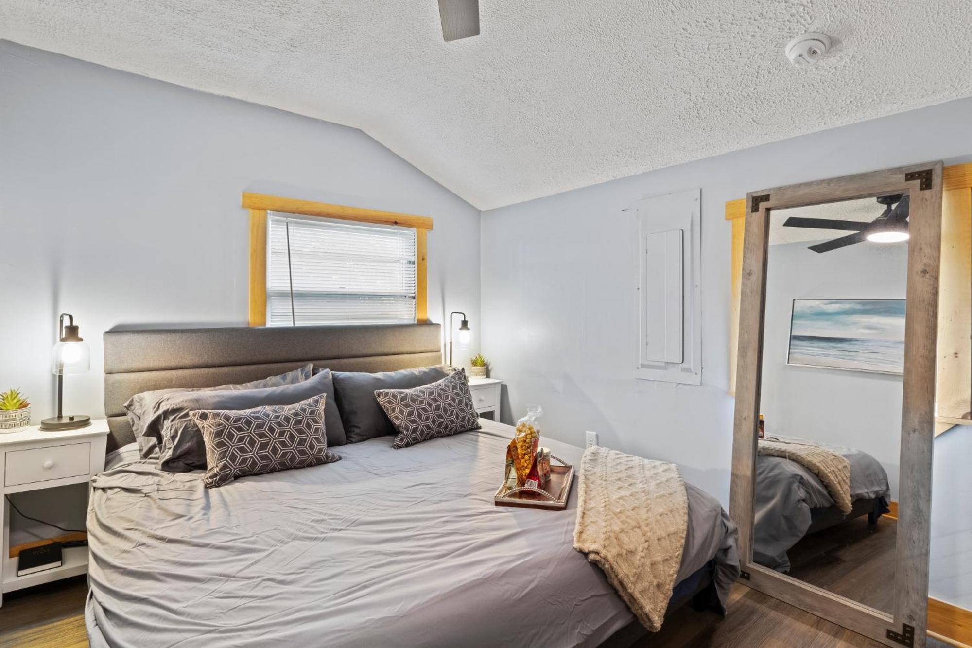 Cozy Home W/ King Bed & Lake Access Canandaigua Eksteriør bilde